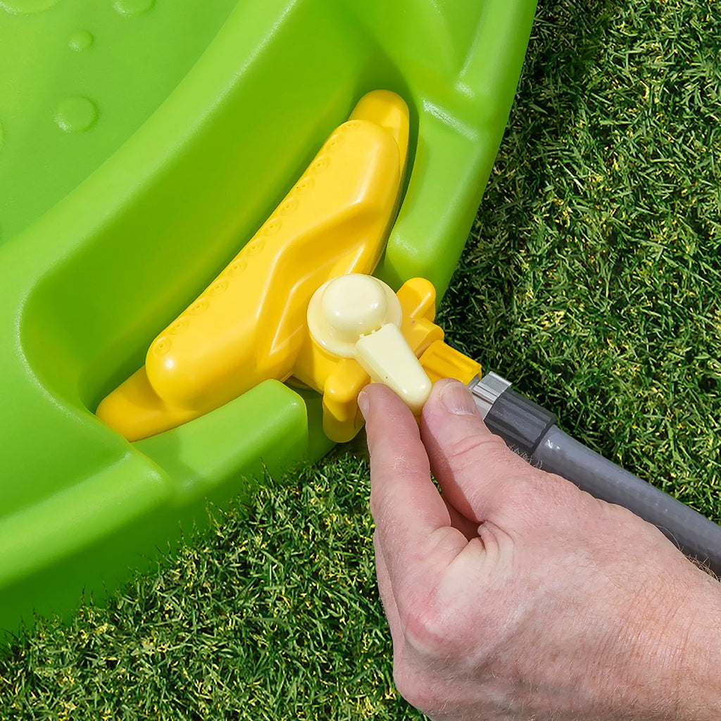 Step2 Waterbug Splash Pad Green Plastic Outdoor liquid Playset for Toddlers