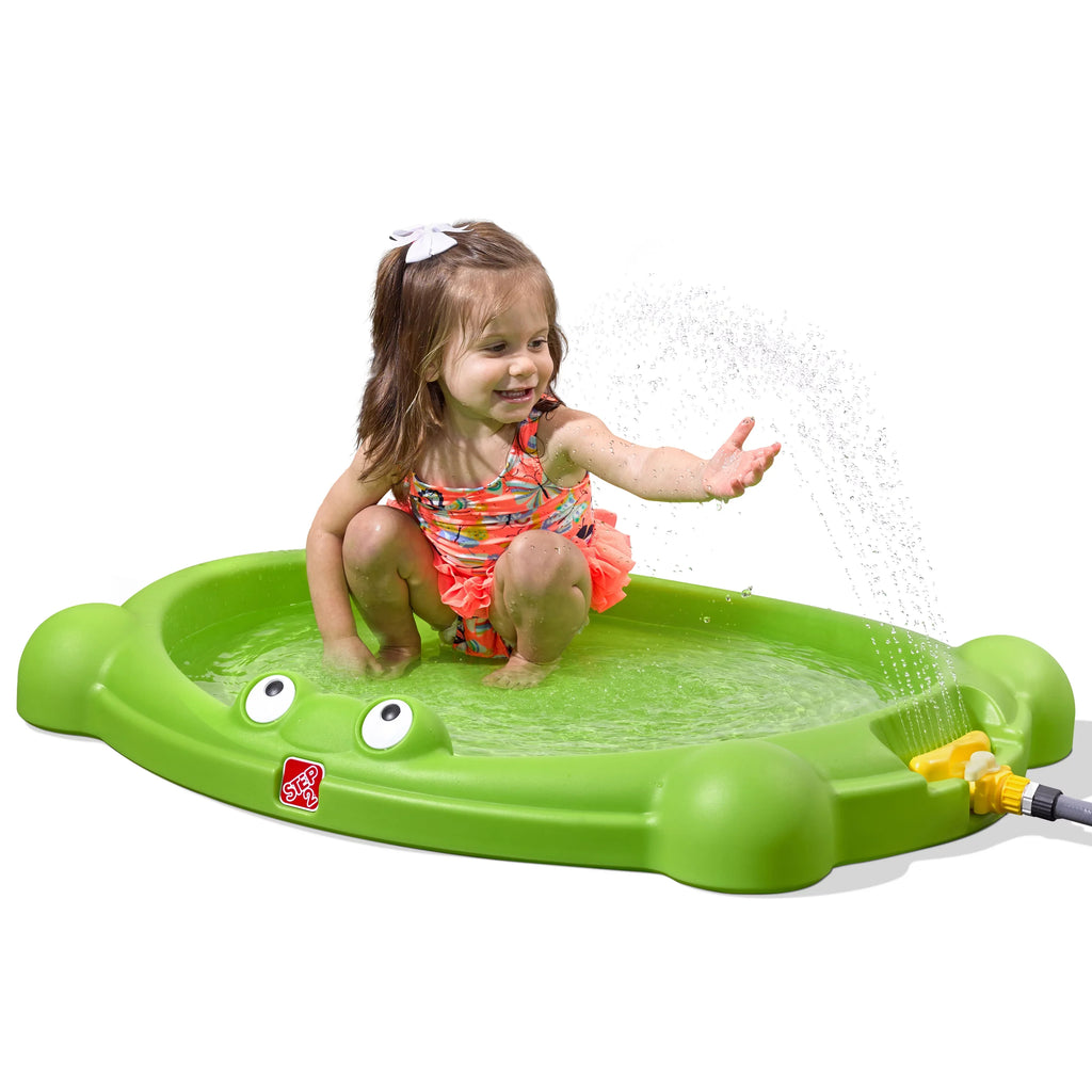 Step2 Waterbug Splash Pad Green Plastic Outdoor liquid Playset for Toddlers