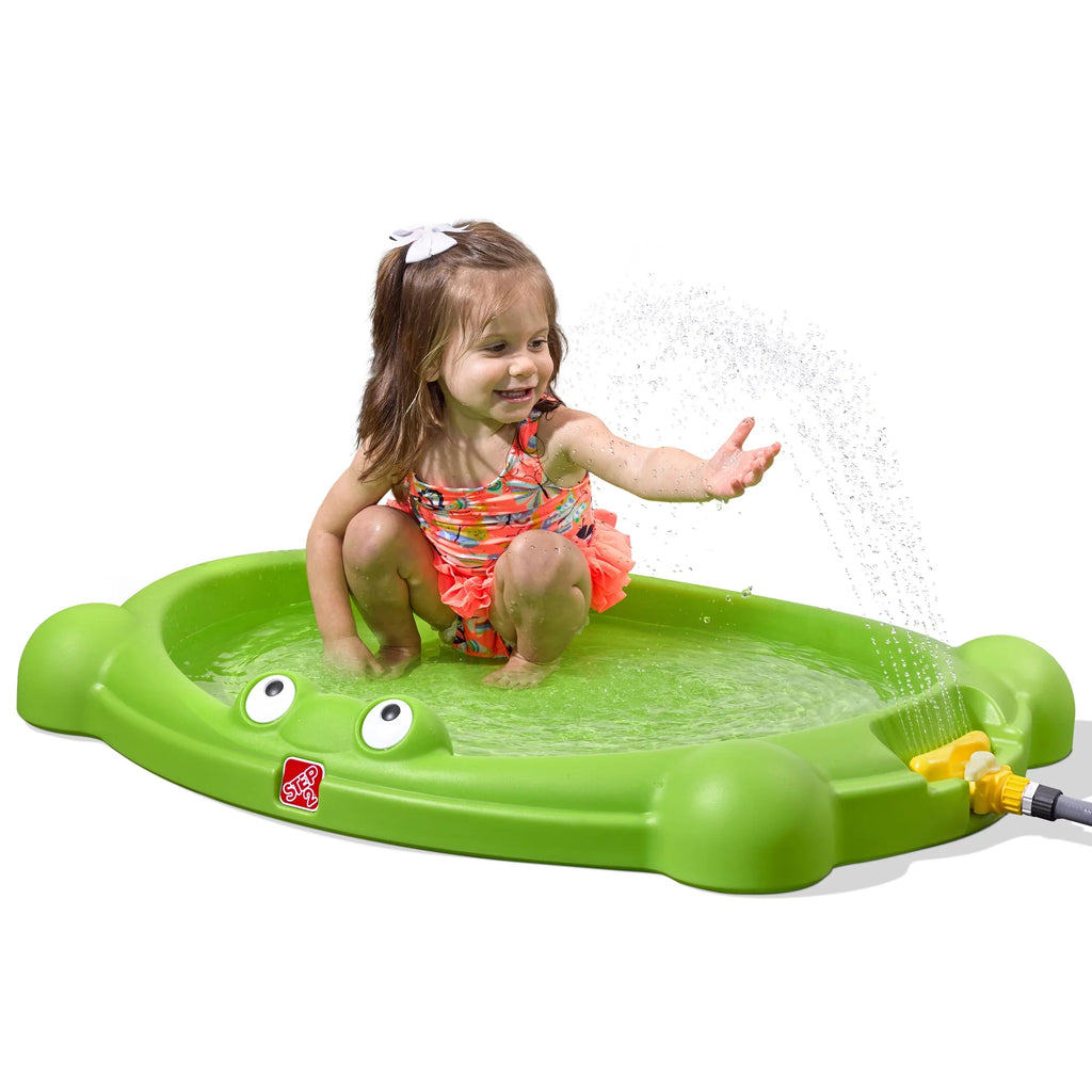 Step2 Waterbug Splash Pad Green Plastic Outdoor liquid Playset for Toddlers