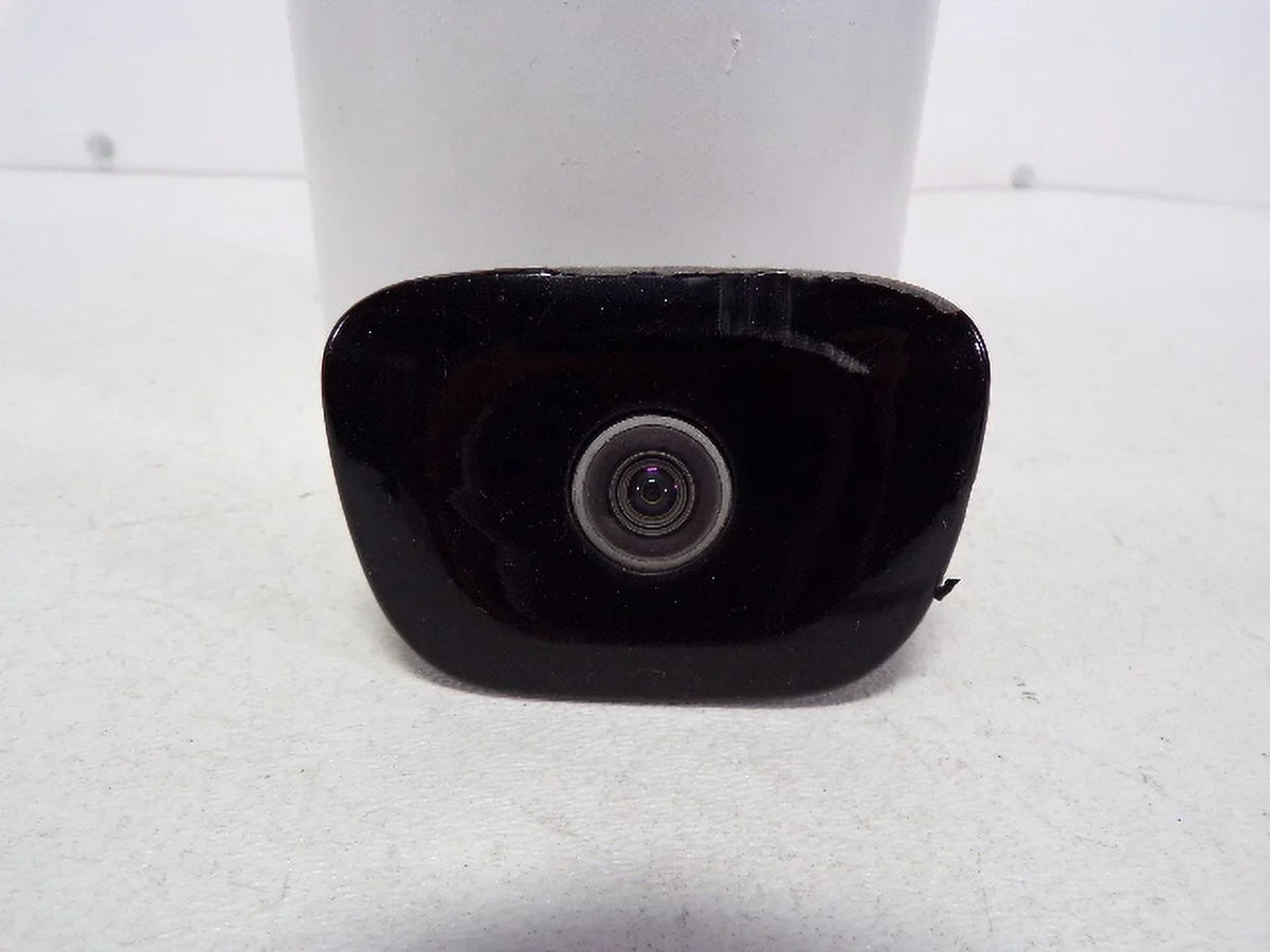 Pre-Owned 14-18 Jeep Cherokee Rear View Backup Camera OEM LKQ (Good)